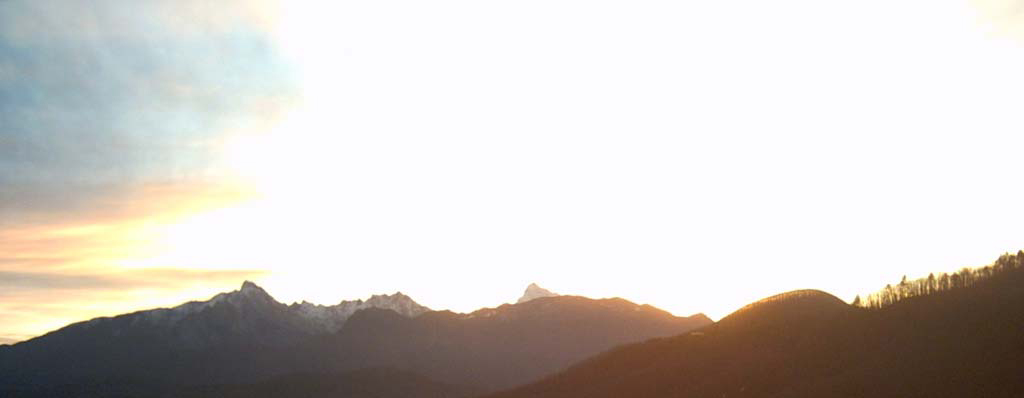 Image of the Apuan Alps at dawn